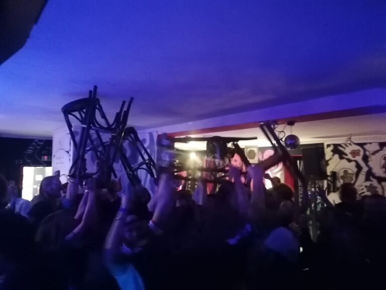 Kulturverein zur Förderung der Subkultur, abgekürzt "Steel City Sorcery"